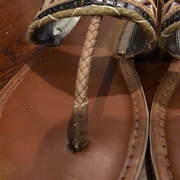 Circus By Sam Edelman Tan Embroidered Flip Flop - Picture 4 of 4